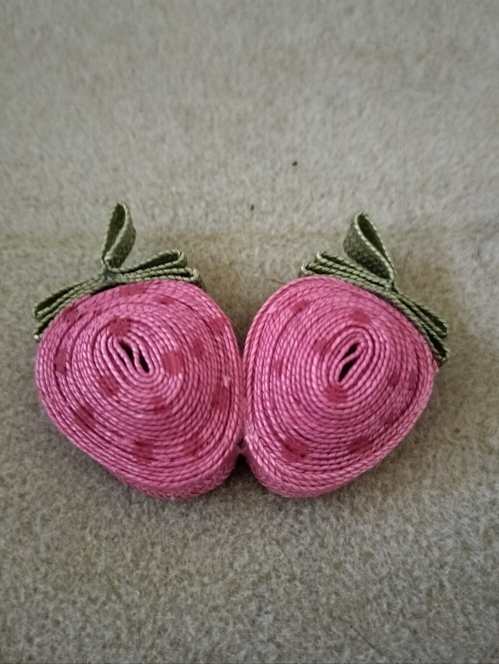 Vintage Ribbon Work Strawberry Brooch – Pink & Green Coiled Grosgrain Fabric Pin